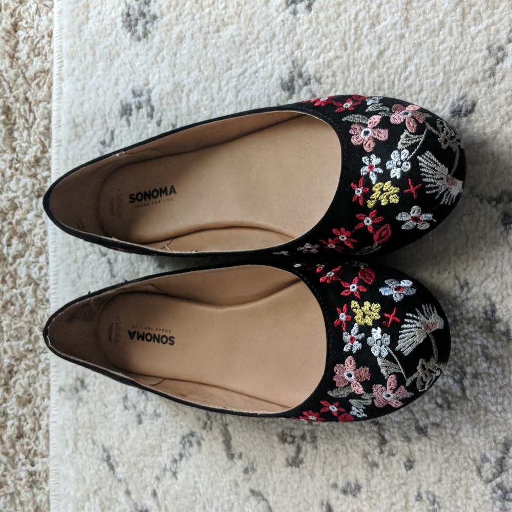 Sonoma Black Embroidered Flats 8.5